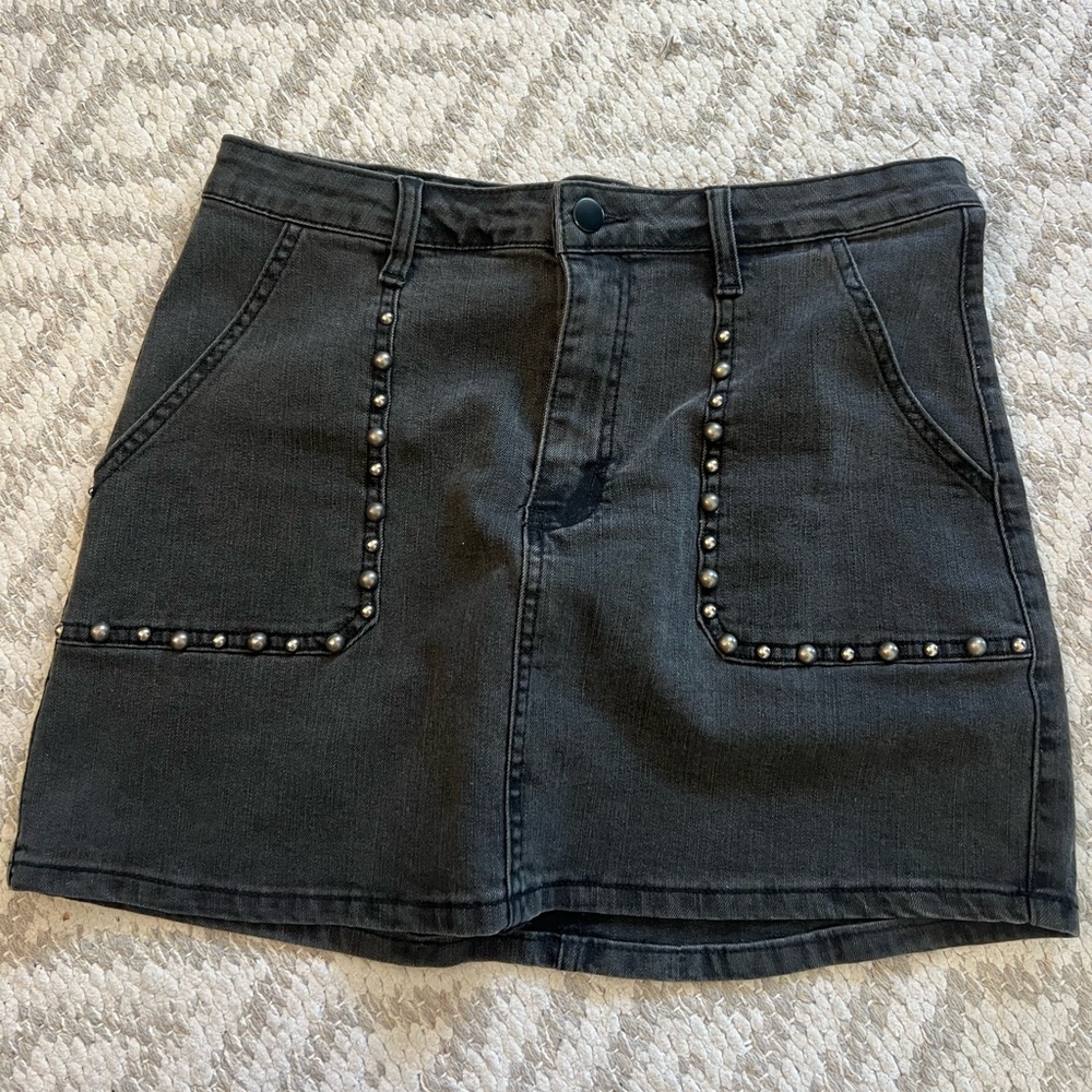 Superdown Gray Denim Skirt with Studded Pockets (sz L)